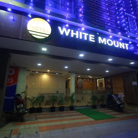 Hotel White Mount Ченай Екстериор снимка